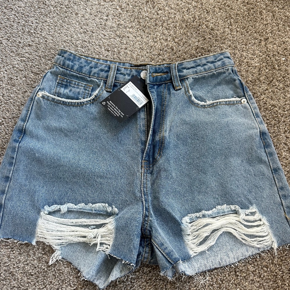 NWT Missguided denim distressed shorts size 4